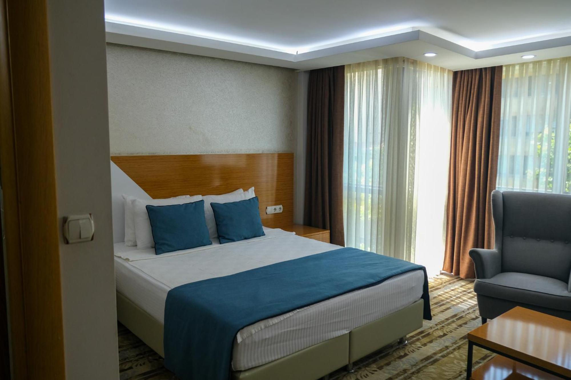 Bulvar Hotel Измир Экстерьер фото